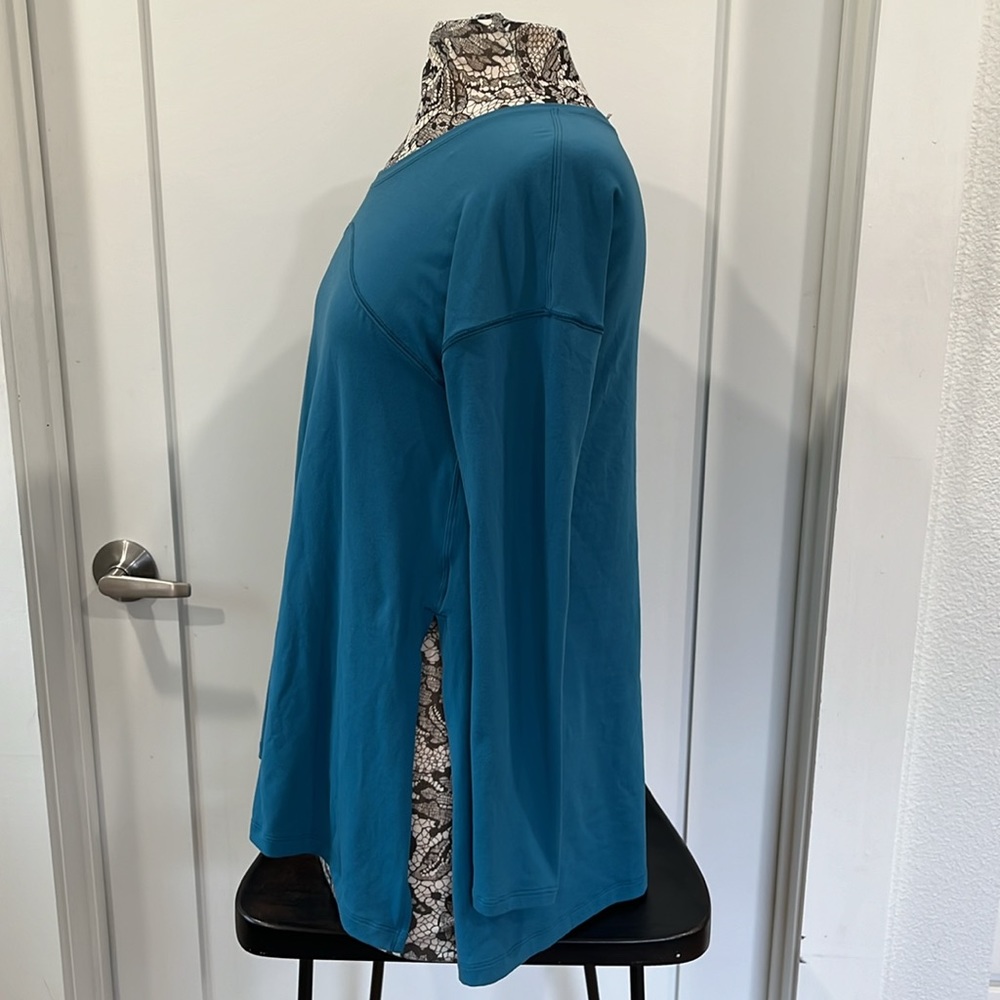 Lululemon Split Hem Top - image 2